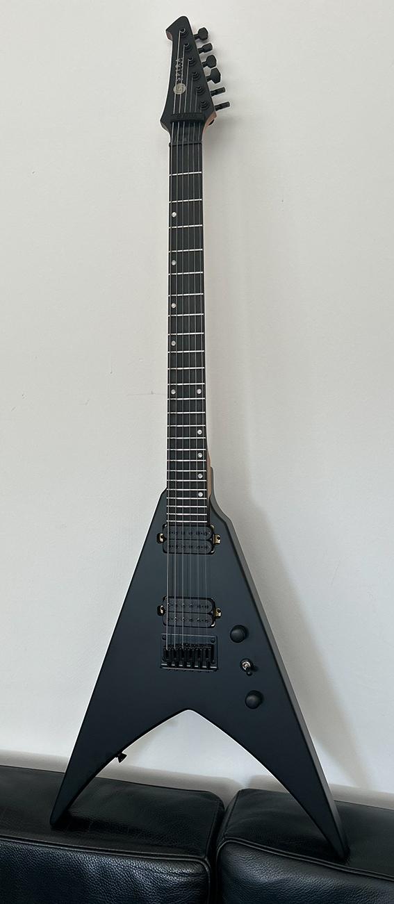SPIRA Guitars V-400 MBK B-Stock